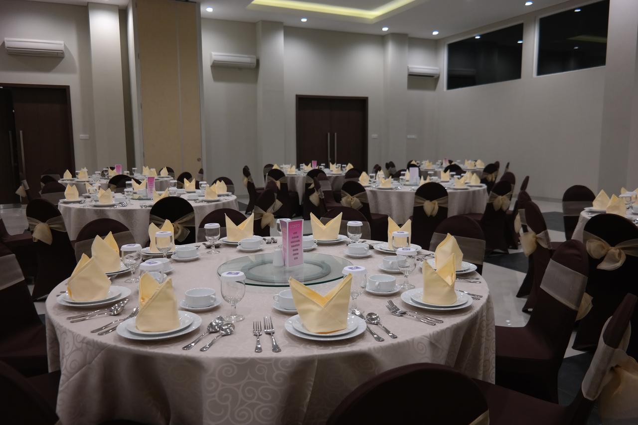 Amantis Hotel Demak Exteriér fotografie